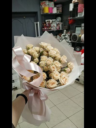 7 кустовых  роз "Нежность"