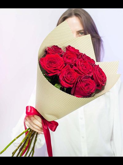 Букет из 9 роз Ред Наоми