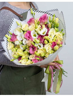 Микс букет из эустомы